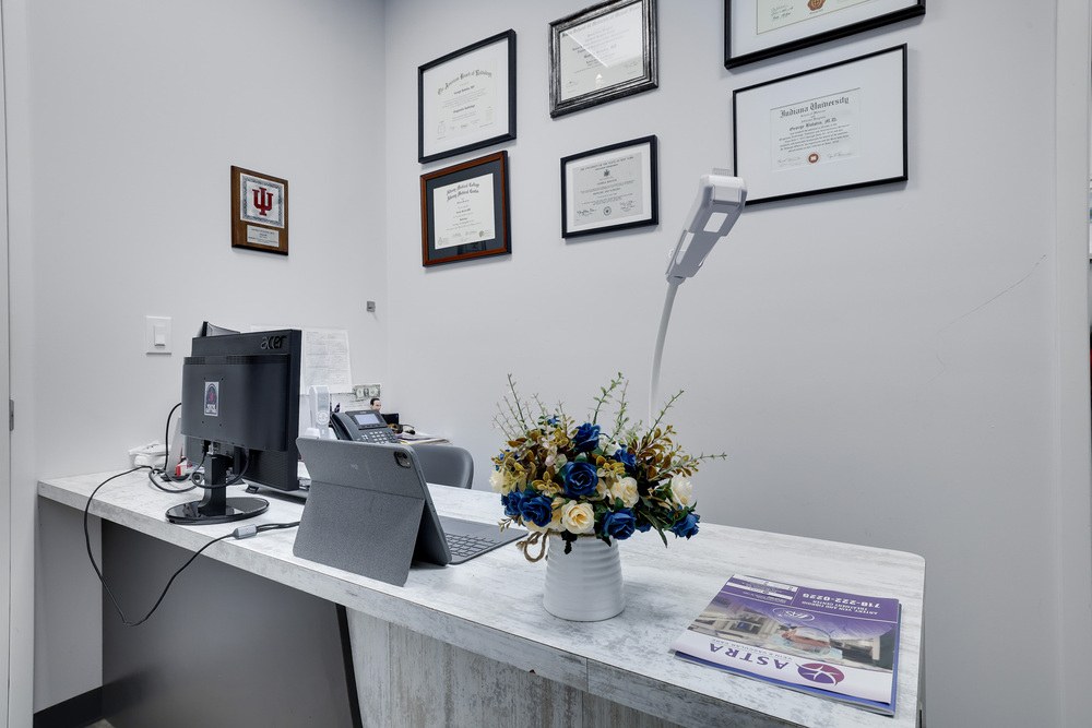 Office of pain doctors Dr. George Bolotin at Astra knee pain in Astoria Queens