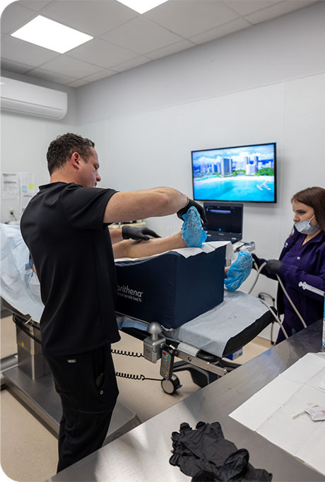 Advanced image-guided knee pain treatment at Astra Knee Pain Center using minimally invasive techniques.